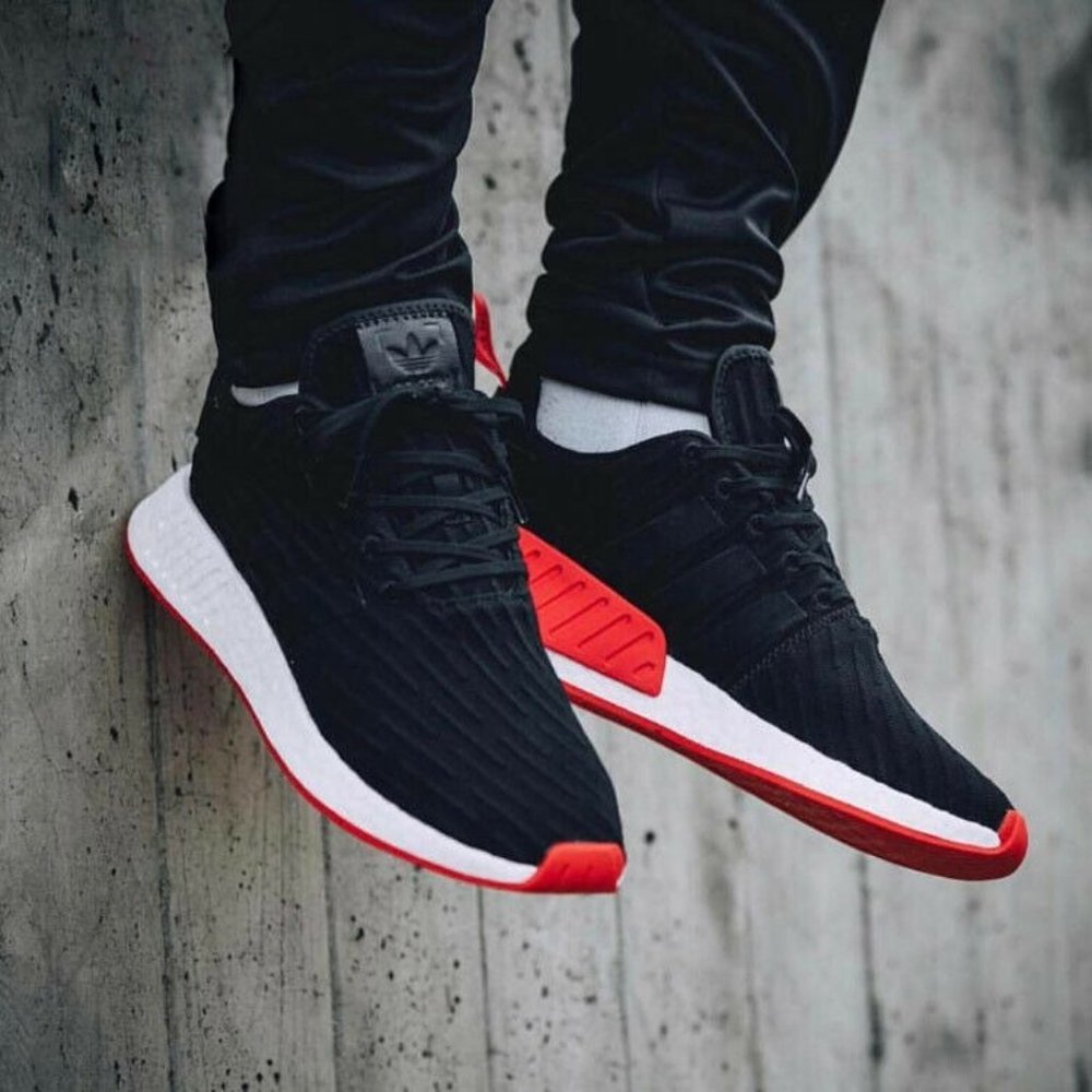 Adidas Men's NMD_R2 Primeknit Shoes Sz 10